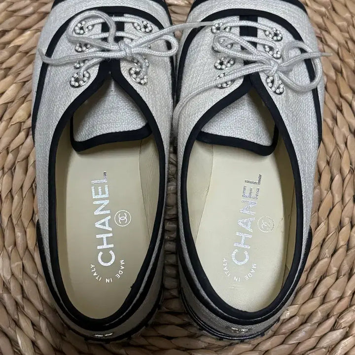 [BUNJANG] Chanel Pearl Espadrille Sneakers / 샤넬 진주 에스파듀 스니커즈