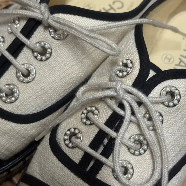 [BUNJANG] Chanel Pearl Espadrille Sneakers / 샤넬 진주 에스파듀 스니커즈