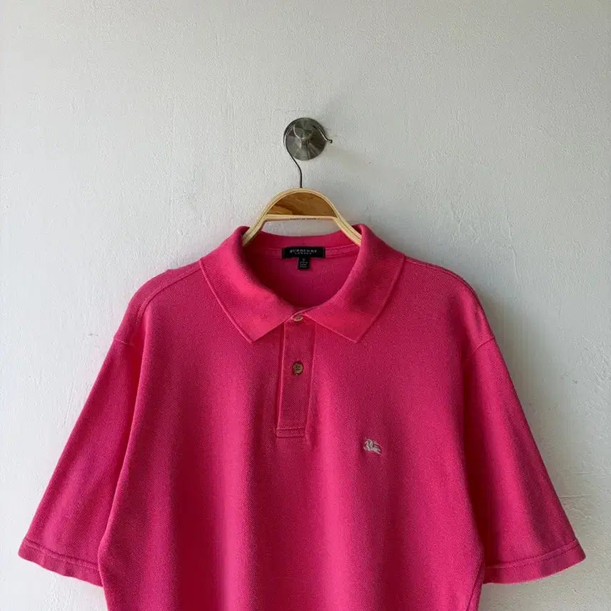 [SOLD OUT] 버버리 핑크 반팔 폴로 티셔츠 S 95