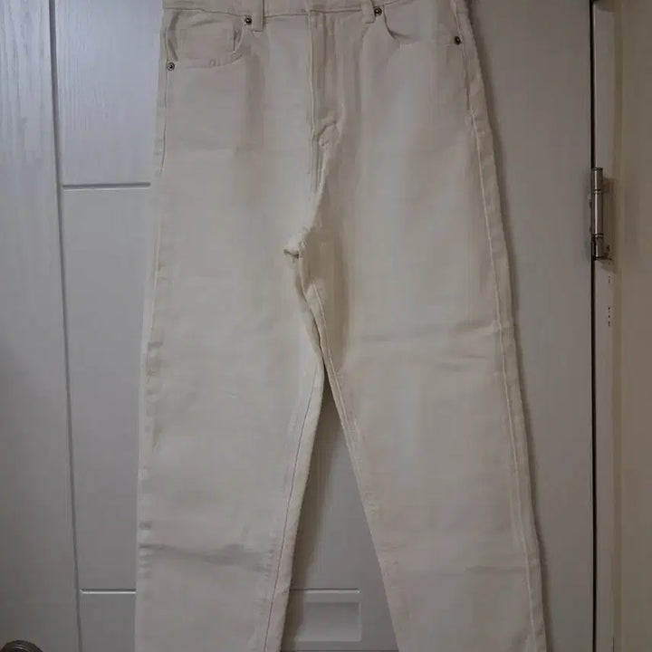 [BUNJANG] H&amp;M White Denim Straight Pants / H&amp;M 화이트 데님 팬츠 일자바지