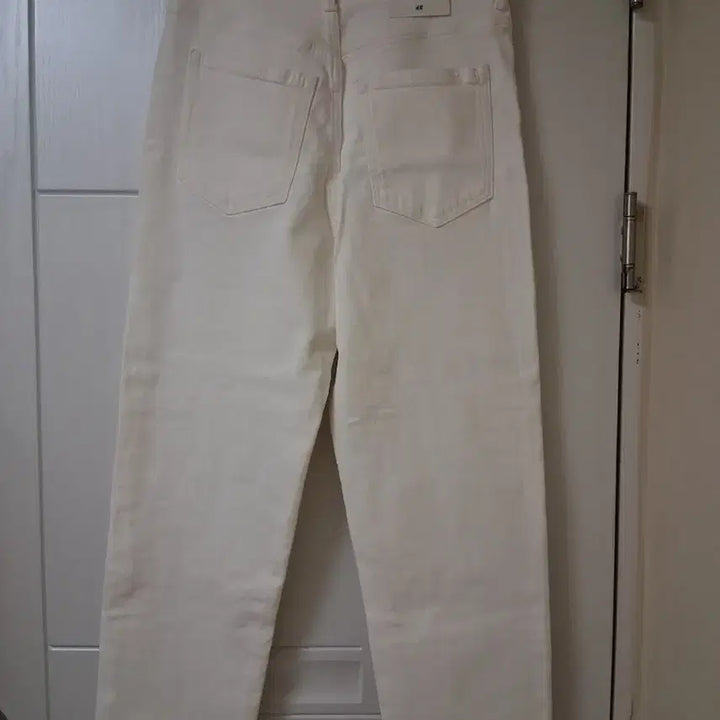[BUNJANG] H&amp;M White Denim Straight Pants / H&amp;M 화이트 데님 팬츠 일자바지