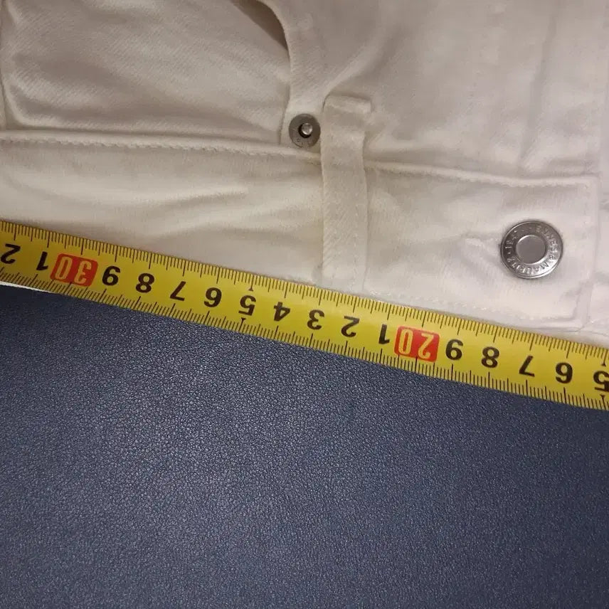 [BUNJANG] H&amp;M White Denim Straight Pants / H&amp;M 화이트 데님 팬츠 일자바지