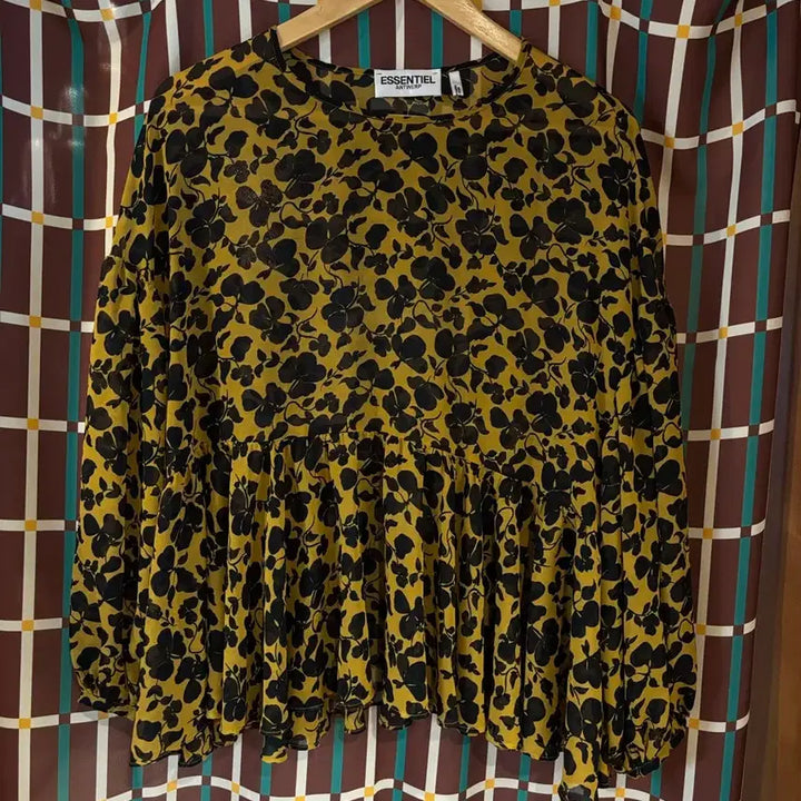 [BUNJANG] Essentiel Antwerp Floral Pattern Blouse / 에센셜 앤트워프 플라워 패턴 블라우스