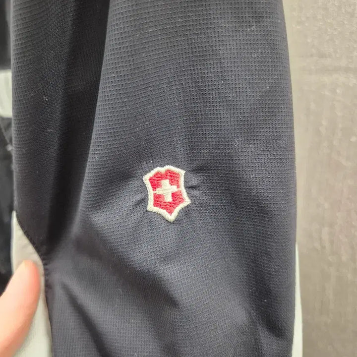 [BUNJANG] Victorinox Windbreaker Jacket M Navy / 빅토리녹스 바람막이 자켓 M 네이비