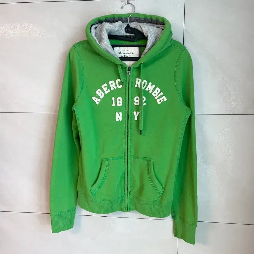 [SOLD OUT] 아베크롬비 스펠로고 뉴욕 딱붙핏 대장 후드집업 그린 [L]