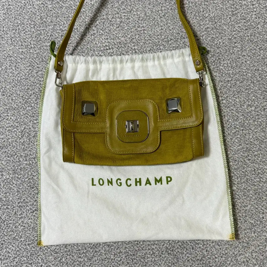 [BUNJANG] Longcamp 롱샴 모스그린 벨벳 숄더백 / Longcamp 롱샴 모스그린 벨벳 숄더백