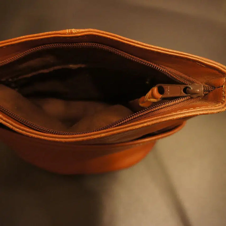 [BUNJANG] Vintage Leather Crossbody Bag / 6994 크로스가방 크로스백 가죽백 가죽가방 빈티지가방 여성가방 남자백