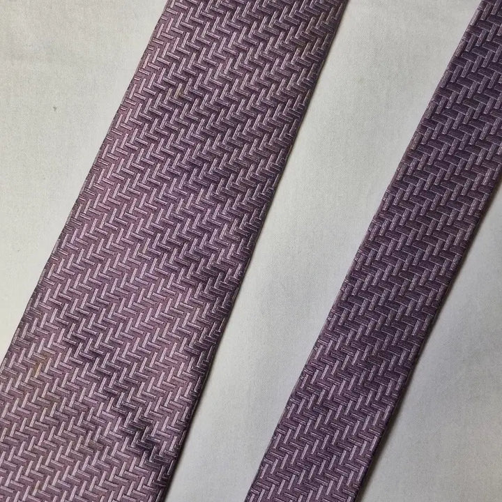 [BUNJANG] Hermès Lilac Geometric Silk Necktie / 에르메스 라일락 기하패턴 실크 넥타이