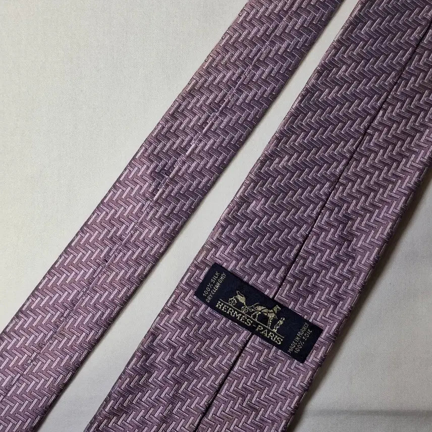 [BUNJANG] Hermès Lilac Geometric Silk Necktie / 에르메스 라일락 기하패턴 실크 넥타이