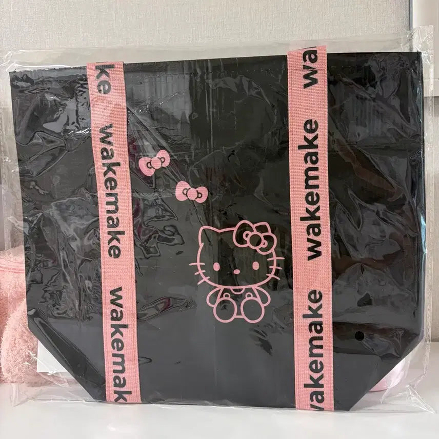 [SOLD OUT] 웨이크메이크 키티 타포린백