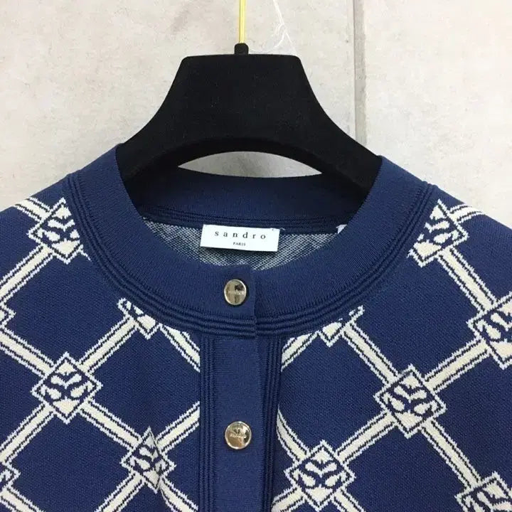 [SOLD OUT] (미사용)산드로 정품 네이비 패턴 크롭 반팔 가디건 스커트 셋업 투피