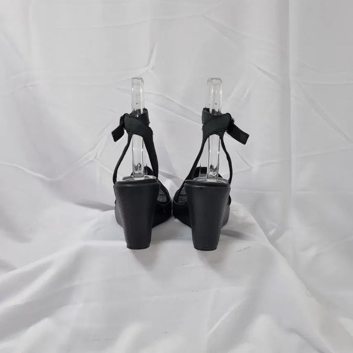 [SOLD OUT] 빈티지하서 w7 240 크록스 레이 웨지 구두 힐 샌들