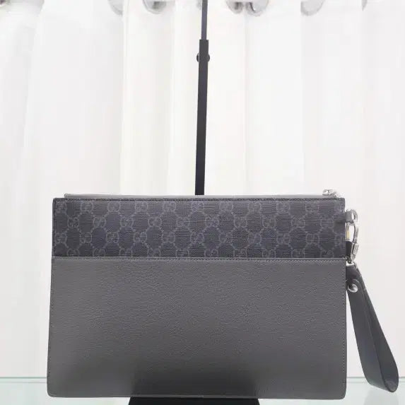 [BUNJANG] Gucci Interlocking G Cut Out Pouch Clutch / 구찌 컷 아웃 인터로킹 G 파우치 클러치 723320