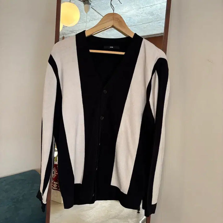 [BUNJANG] SYSTEM Black and White Striped Cardigan / SYSTEM 블랙/화이트 스트라이프 가디건
