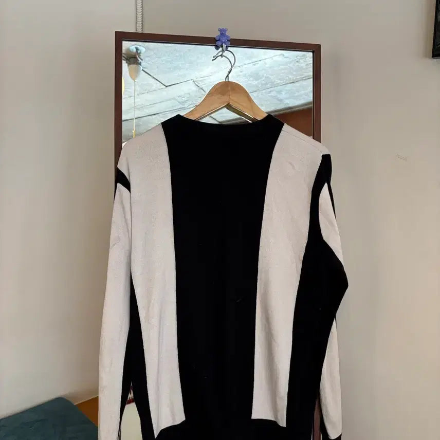 [BUNJANG] SYSTEM Black and White Striped Cardigan / SYSTEM 블랙/화이트 스트라이프 가디건