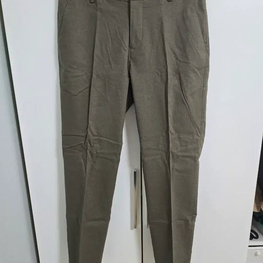 [BUNJANG] Giordano Tapered Fit Slacks Olive Pants / 지오다노 테이퍼드핏 슬랙스 30 올리브 새상품