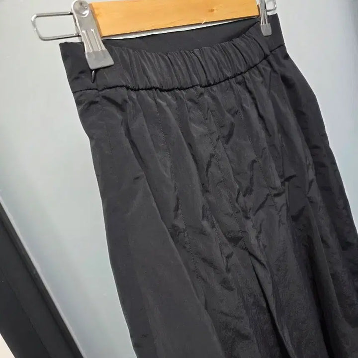 [SOLD OUT] SONJO 뒷밴딩 나일론 롱스커트