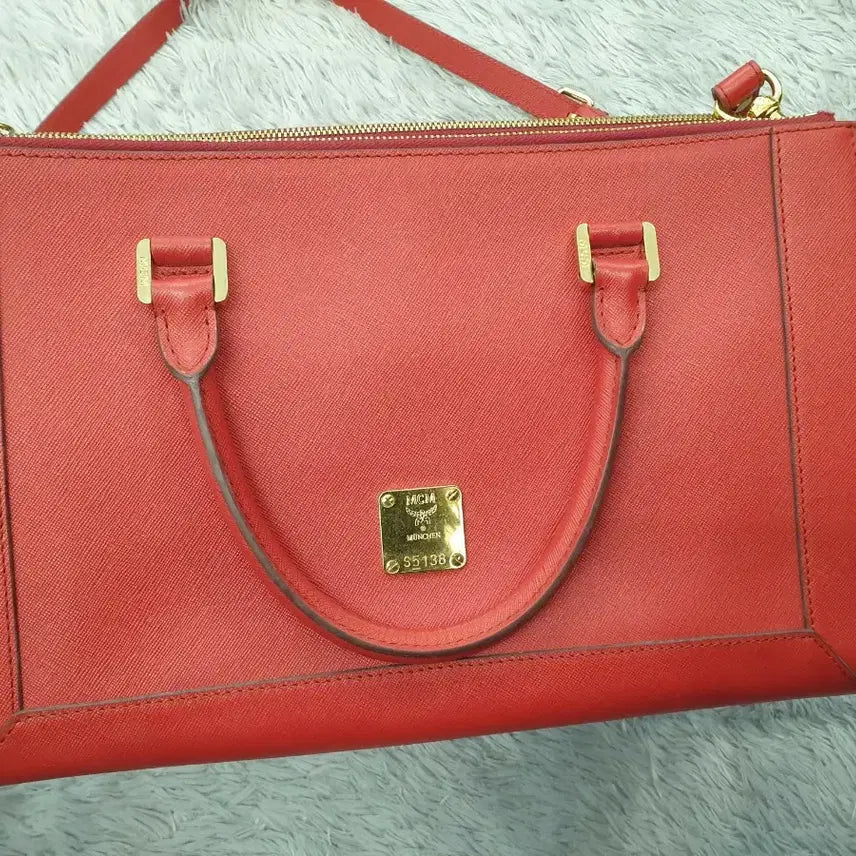 [BUNJANG] MCM Nuovael Saffiano Leather Handbag / MCM 누오보엘 사피아노 핸드백 (스트랩있음)