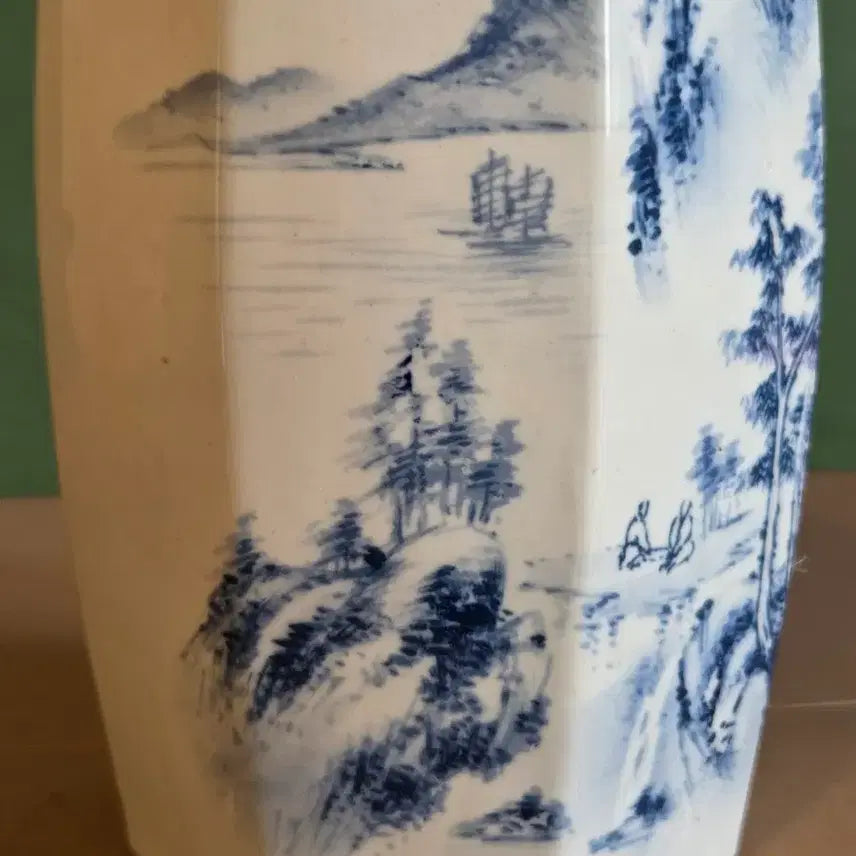 [SOLD OUT] 봉석 산수화 팔각 도자기