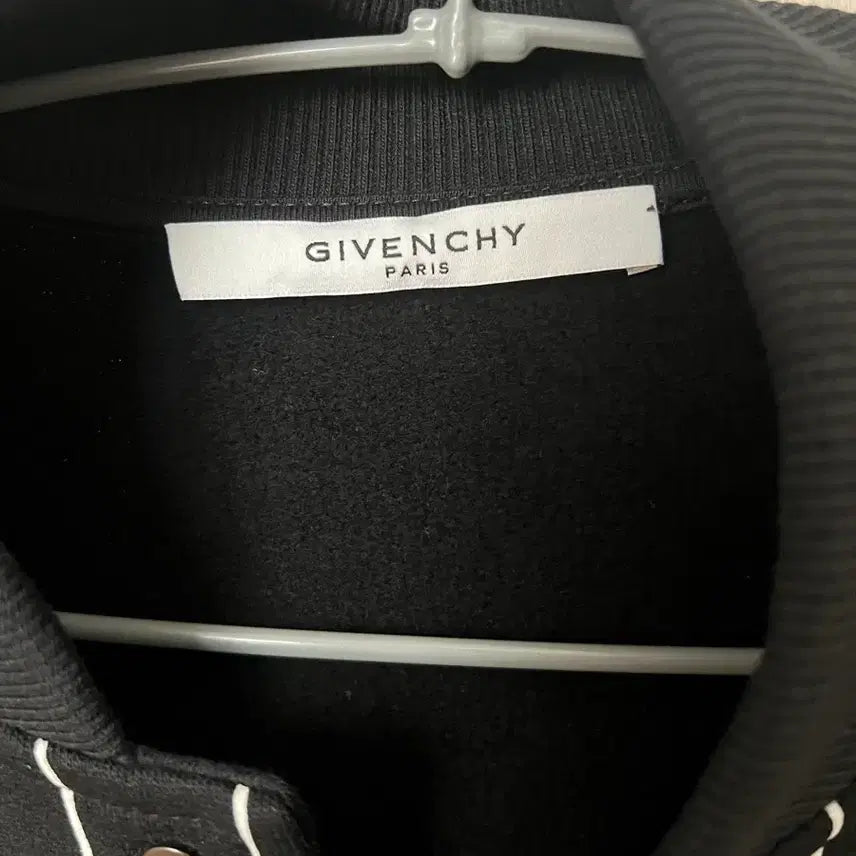 [BUNJANG] Givenchy Striped Black Cardigan / 지방시 스트라이프 블랙 가디건