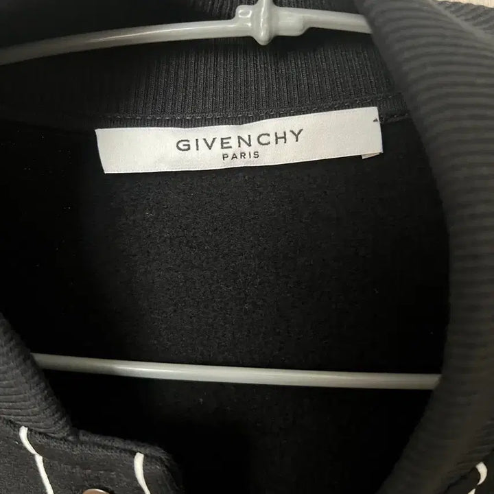 [BUNJANG] Givenchy Striped Black Cardigan / 지방시 스트라이프 블랙 가디건
