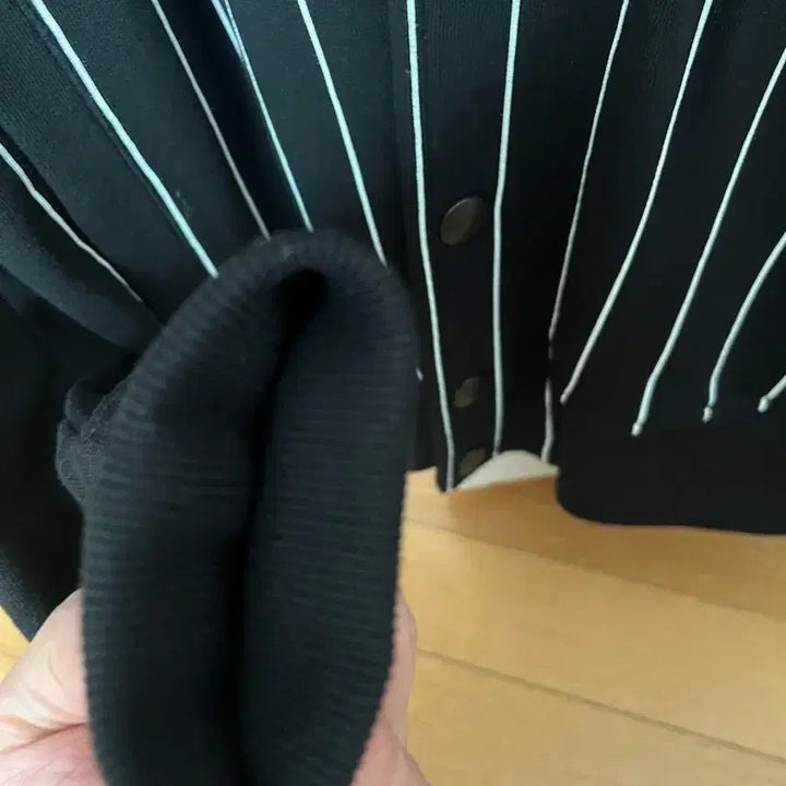 [BUNJANG] Givenchy Striped Black Cardigan / 지방시 스트라이프 블랙 가디건