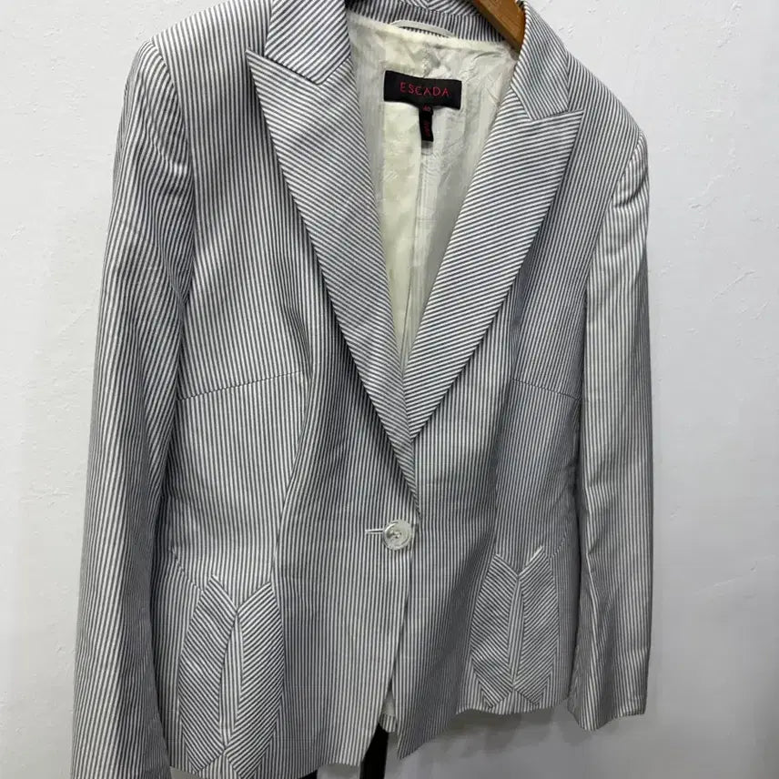 [BUNJANG] ESCADA Striped Jacket - Size 40 / 매장판정품) ESCADA 에스카다 스트라이프 자켓 40