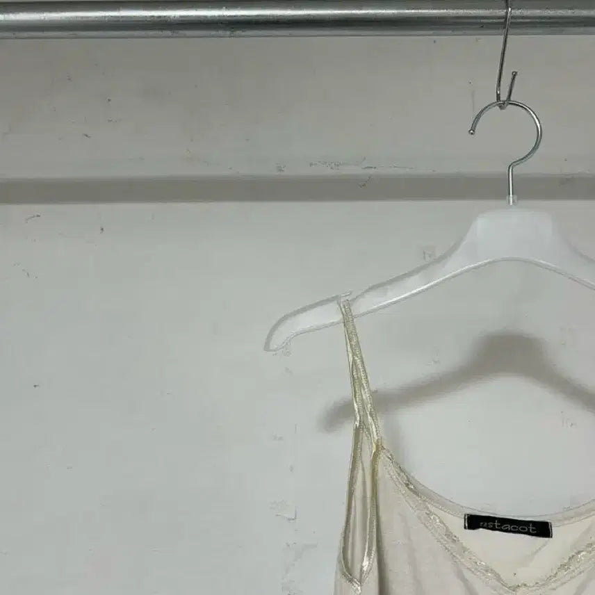[SOLD OUT] vtg top