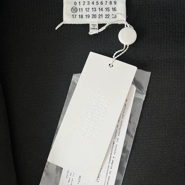 [SOLD OUT] 메종 마르지엘라 블랙 가디건