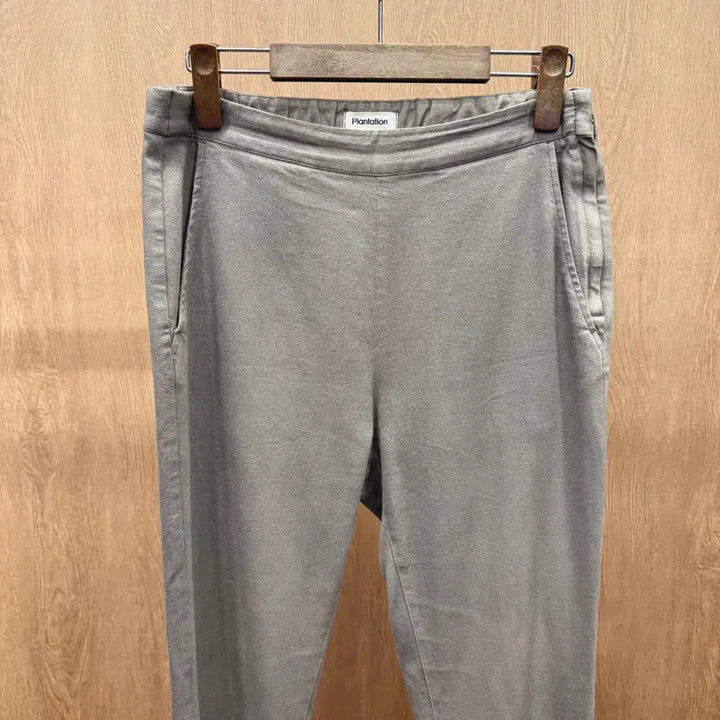 [SOLD OUT] 이세이미야케 플랜테이션 밴딩 팬츠 사이드 지퍼 포켓 디테일 그레이