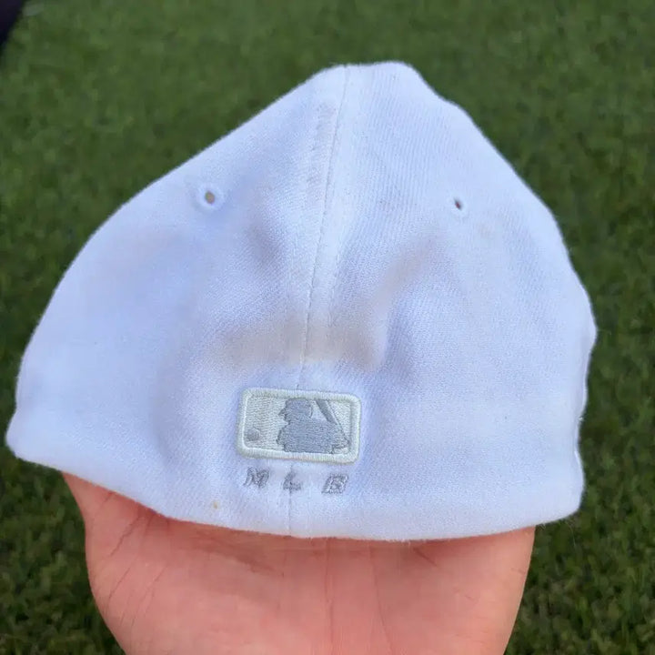 [BUNJANG] MLB New York Yankees White Ball Cap / MLB 뉴욕 양키스 화이트 볼캡