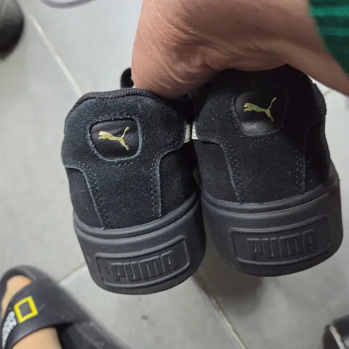 [BUNJANG] Puma Suede Black Sneakers 245 / 푸마 스웨이드 블랙 스니커즈245