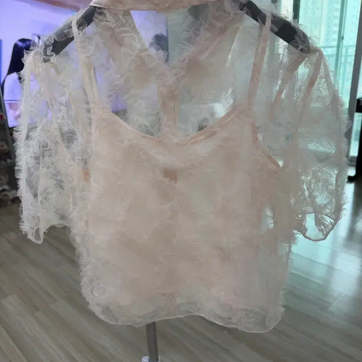 [BUNJANG] It MICHAA Lace Crop Blouse / 잇미샤 레이스 크롭 블라우스 55사이즈
