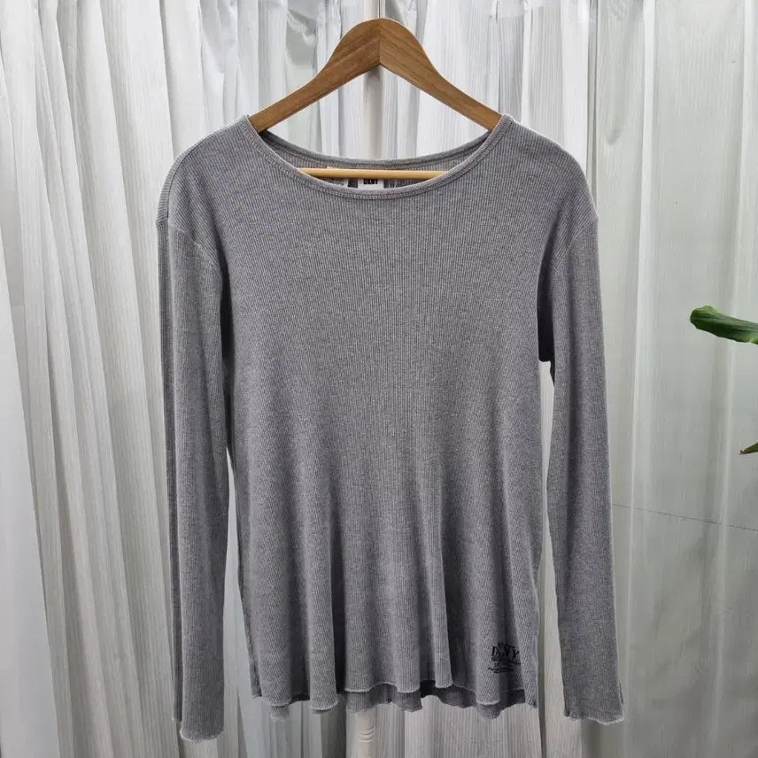 [BUNJANG] DKNY 클래식 잔골지 내츄럴 커팅 스티치 티셔츠 1967 / DKNY 클래식 잔골지 내츄럴 커팅 스티치 티셔츠 1967