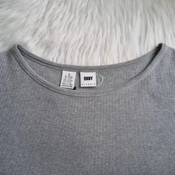 [BUNJANG] DKNY 클래식 잔골지 내츄럴 커팅 스티치 티셔츠 1967 / DKNY 클래식 잔골지 내츄럴 커팅 스티치 티셔츠 1967