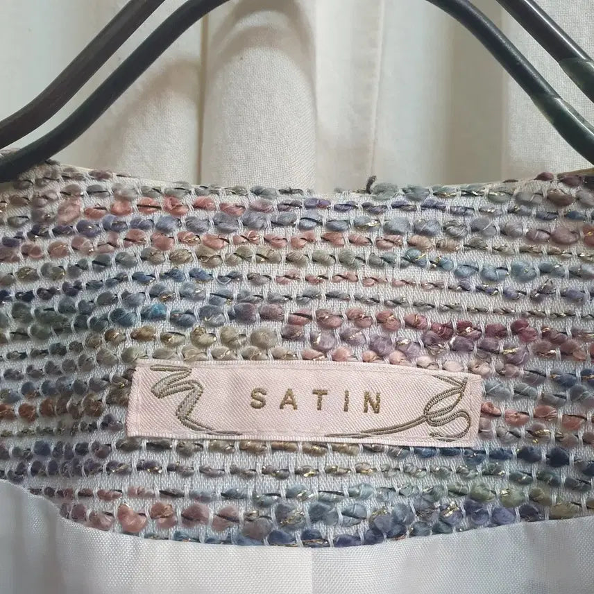 [BUNJANG] SATIN 트위드 자켓 프릴 장식 / SATIN 트위드 자켓 프릴 장식