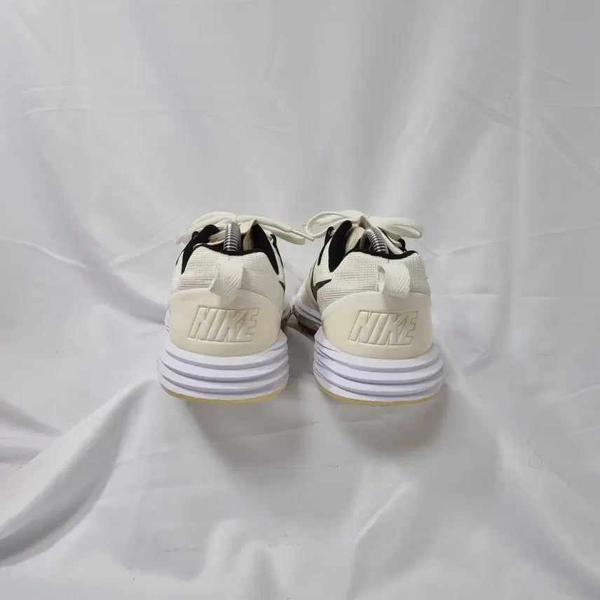 [SOLD OUT] 빈티지하서 260 나이키 골프 루나 커맨드 2 골프화