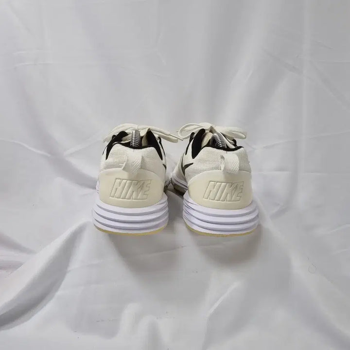 [SOLD OUT] 빈티지하서 260 나이키 골프 루나 커맨드 2 골프화