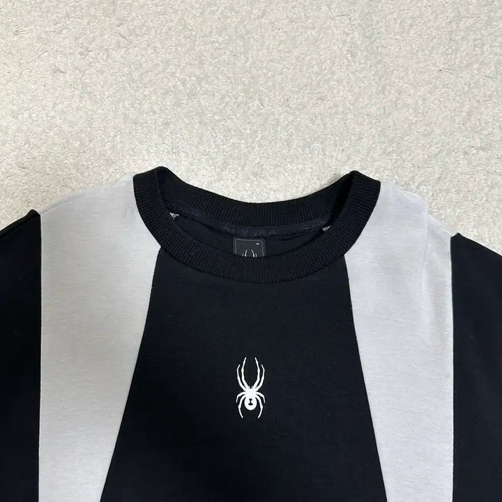 [SOLD OUT] 스파이더 블랙/화이트 맨투맨 티셔츠 m