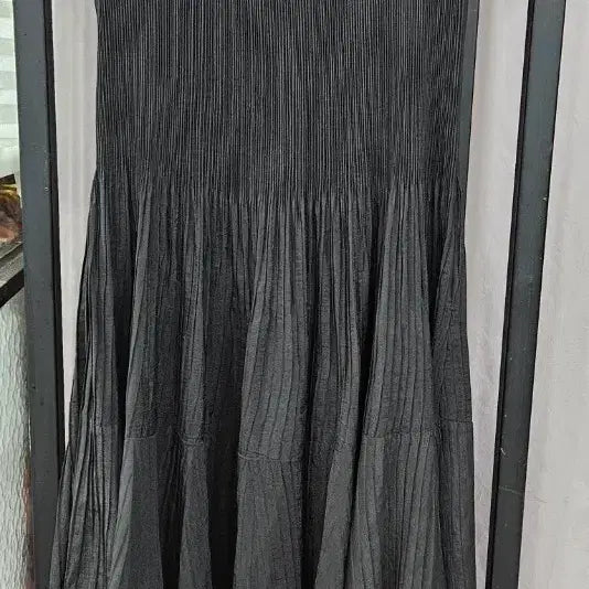 [SOLD OUT] (25년)셀렙샵 에디션 멜로우 플리츠 원피스 L(77~88)