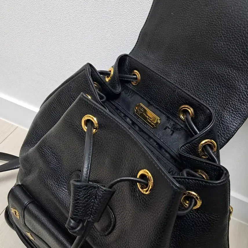 [SOLD OUT] MCM 블랙 가죽 백팩