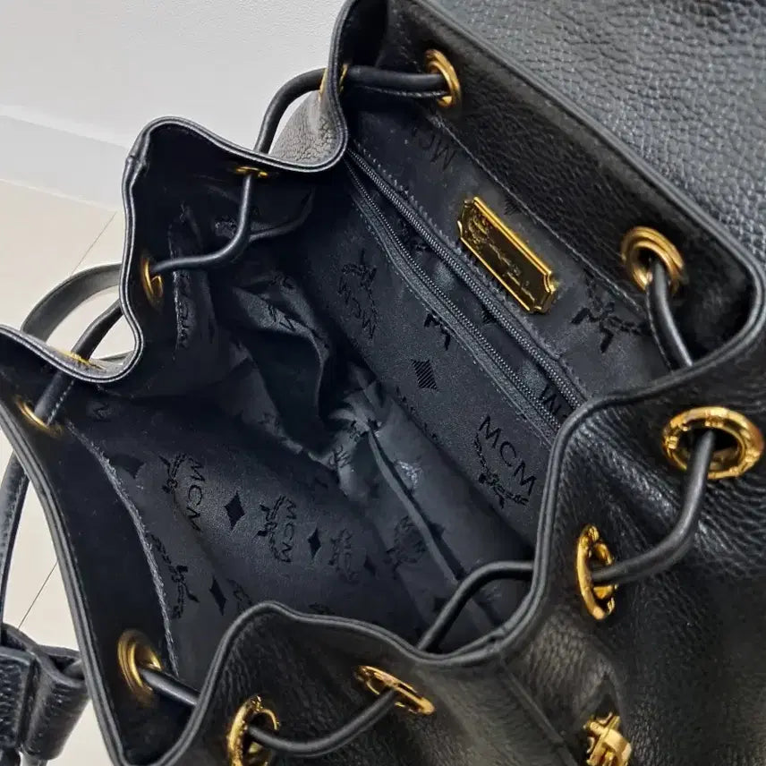 [SOLD OUT] MCM 블랙 가죽 백팩