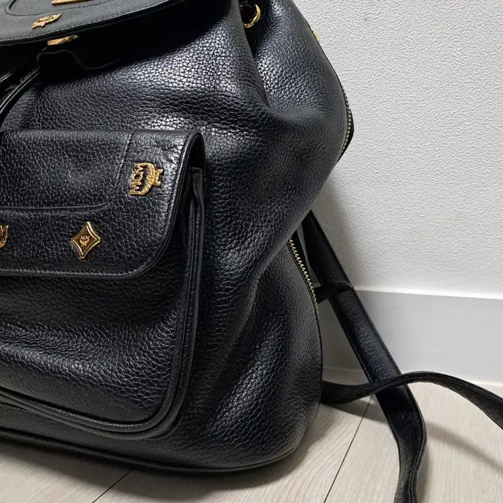 [SOLD OUT] MCM 블랙 가죽 백팩