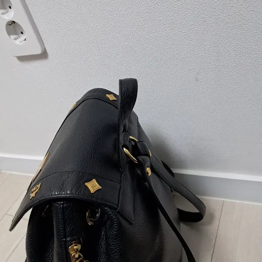 [SOLD OUT] MCM 블랙 가죽 백팩