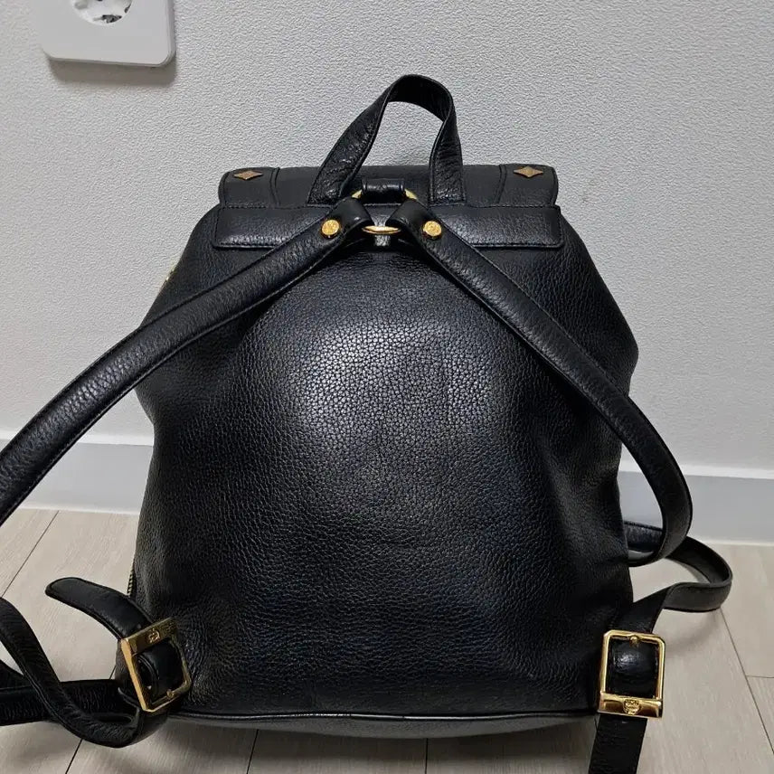 [SOLD OUT] MCM 블랙 가죽 백팩