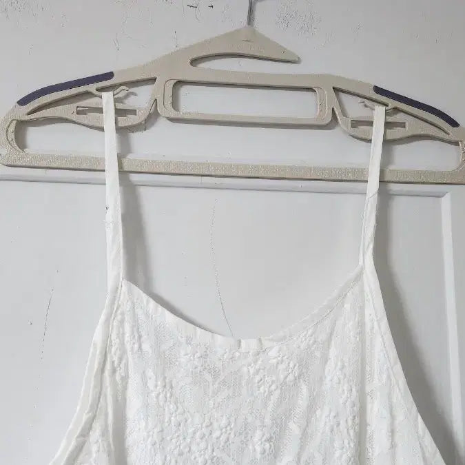 [BUNJANG] White Lace Ruffle Long Dress / 화이트 레이스 캉캉 사선 롱 원피스