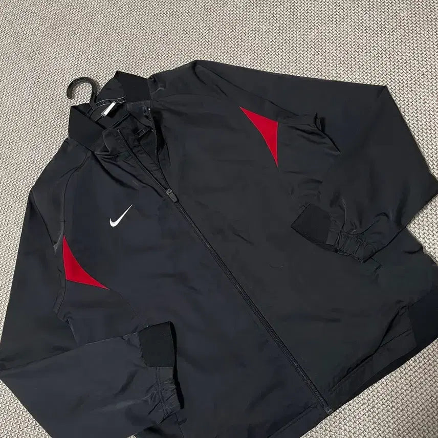 [BUNJANG] Nike Windbreaker Jacket (M) / M 나이키 바람막이 자켓 B.6063