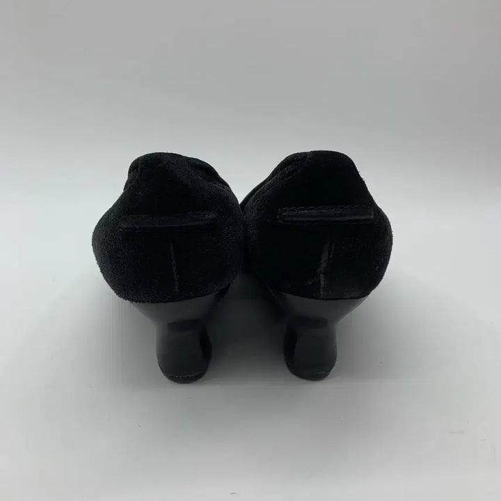 [SOLD OUT] 267000997 루이비통 블랙 스웨이드 나비 힐 36.5사이즈