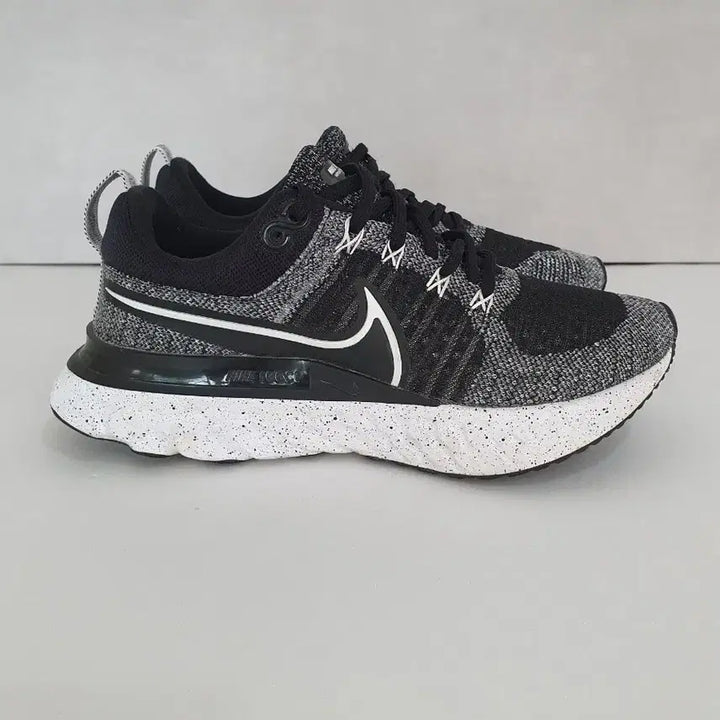 [BUNJANG] 나이키 리액트 인피니티 런 플라이니트 2 오레오 (240) / 나이키 리액트 인피니티 런 플라이니트 2 오레오 (240)
