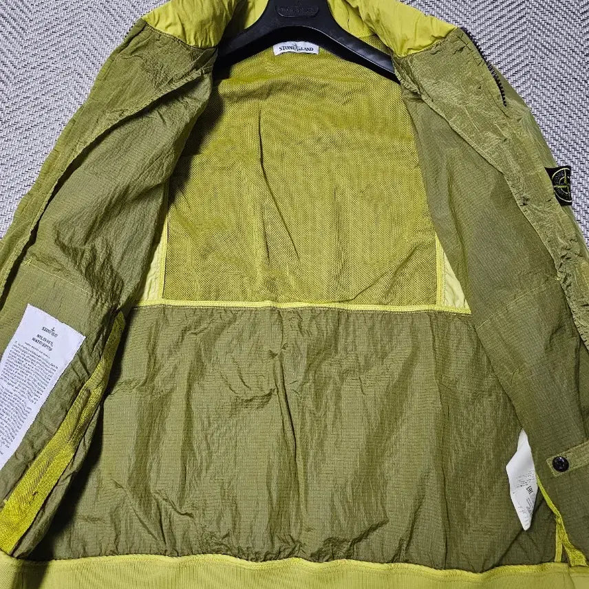 [SOLD OUT] 스톤아일랜드 NYLON METAL WATRO RIPSTOP 자켓